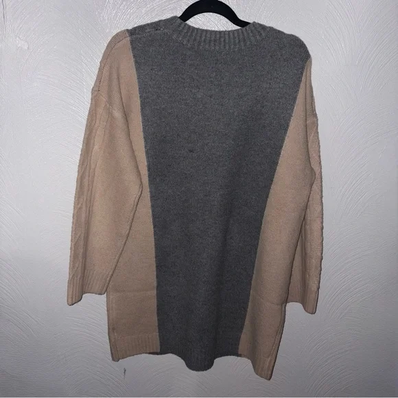 Hem & Thread Cable Knit Gray and Beige Colorblock Sweater Dress Size M NWT - Picture 2 of 2